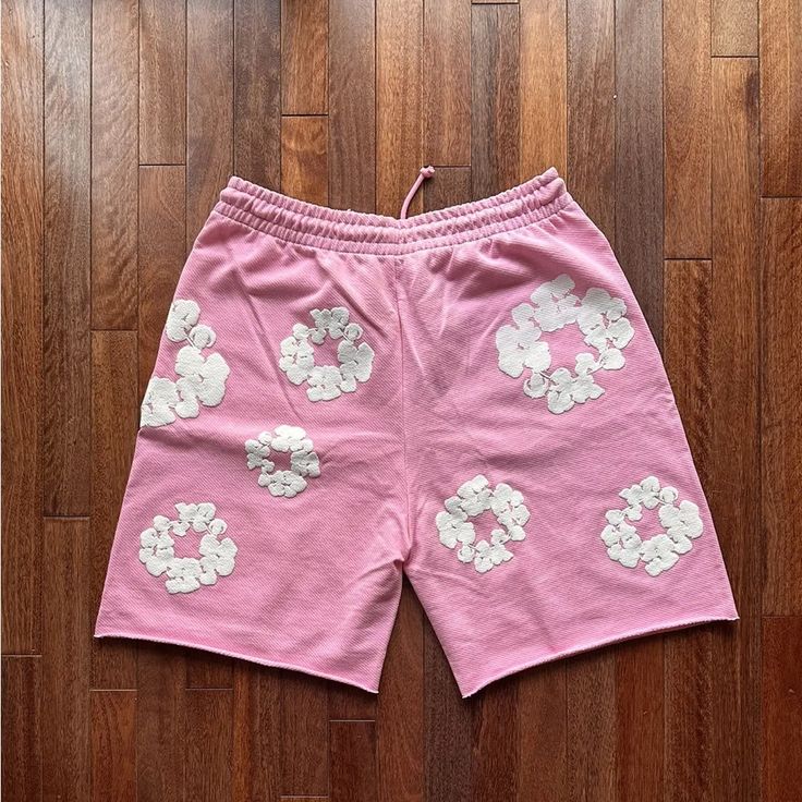 Short denim tears rose